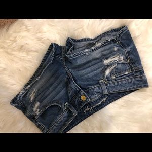 AE distresses shorts